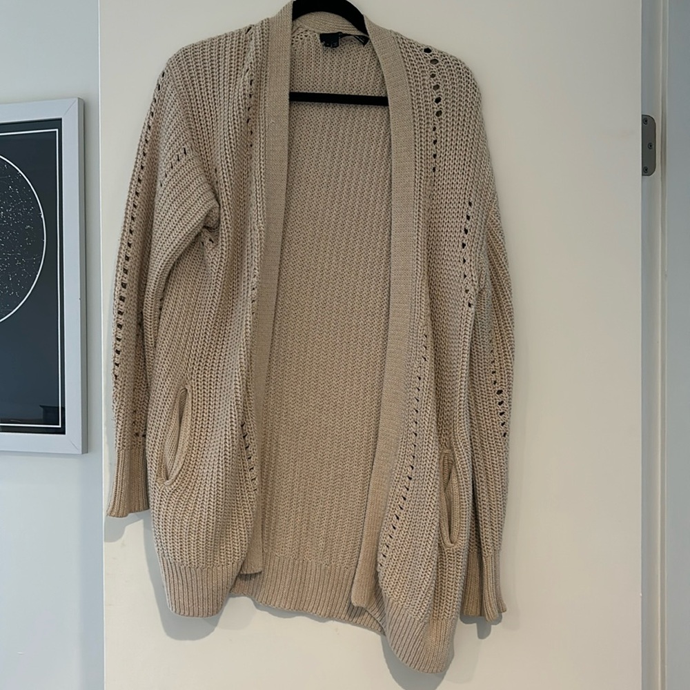 Beautiful knit cardigan with pockets